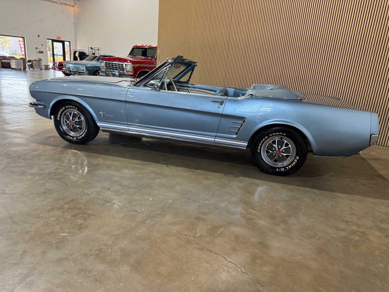 Ford-Mustang-1966-American-Muscle-Car-16