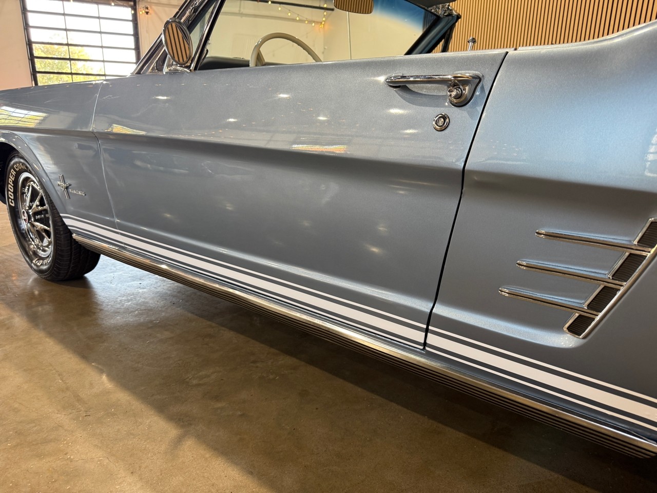 Ford-Mustang-1966-American-Muscle-Car-17
