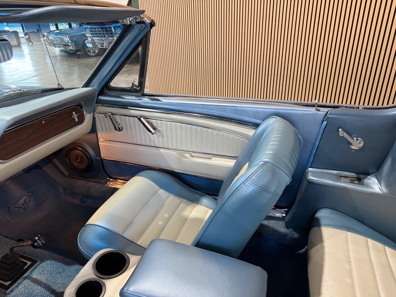 Ford-Mustang-1966-American-Muscle-Car-24