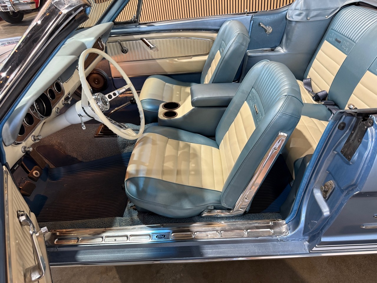 Ford-Mustang-1966-American-Muscle-Car-27