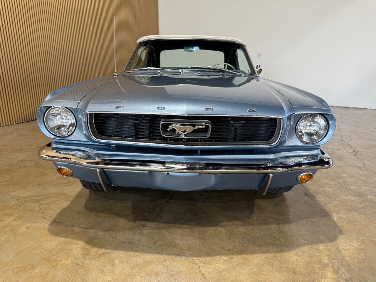 Ford-Mustang-1966-American-Muscle-Car-32