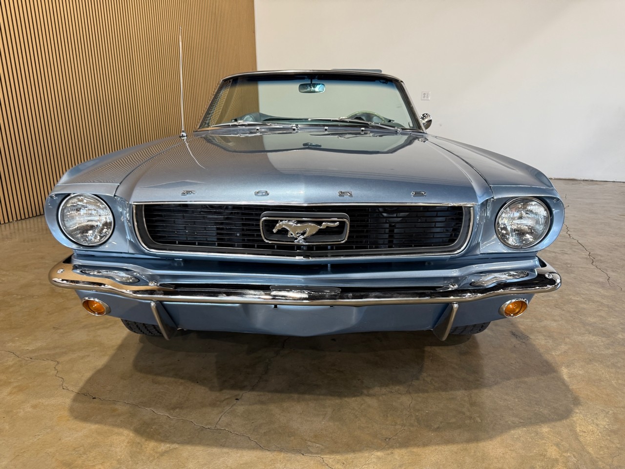 Ford-Mustang-1966-American-Muscle-Car-4