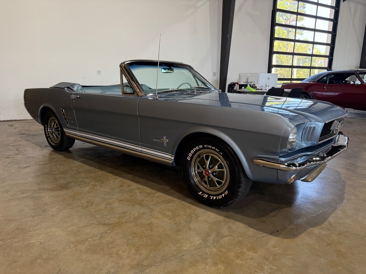 Ford-Mustang-1966-American-Muscle-Car-5