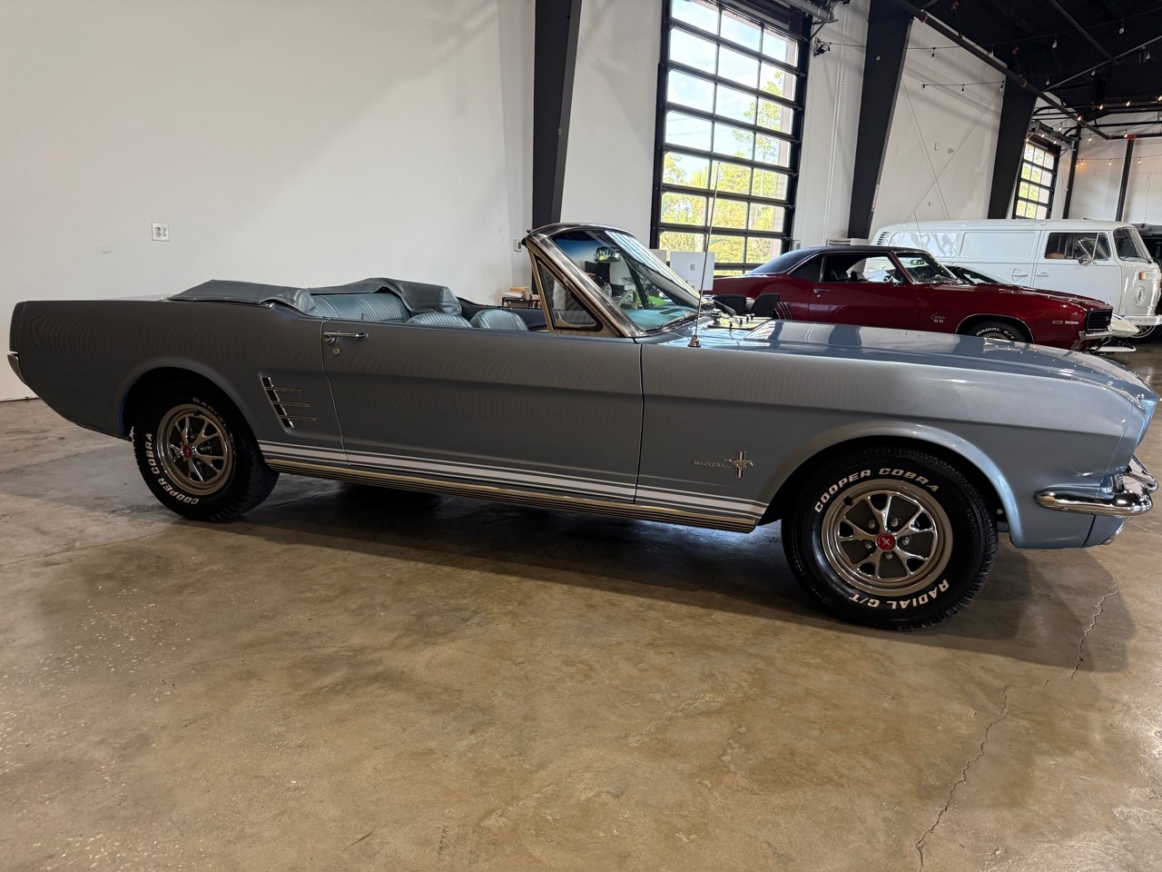 Ford-Mustang-1966-American-Muscle-Car-7
