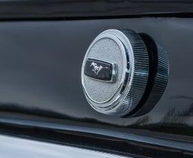 Ford-Mustang-1966-Black-Black-4