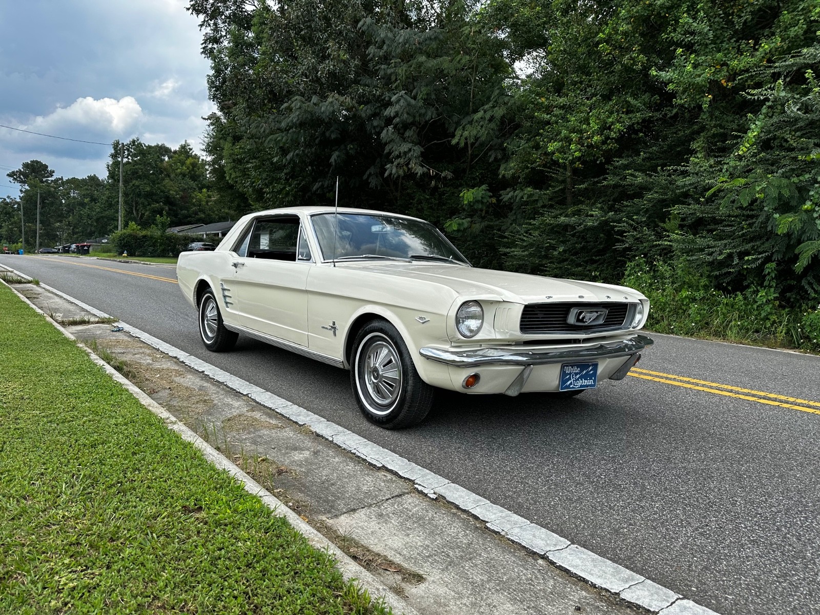 Ford-Mustang-1966-Coupe-1