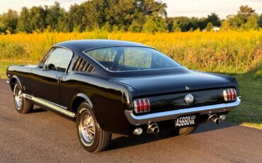 Ford-Mustang-1966-Coupe-11