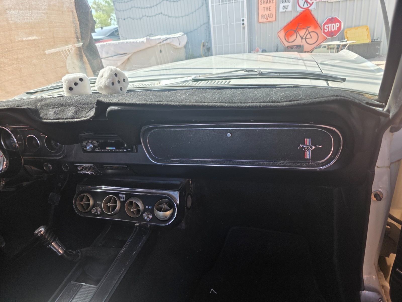 Ford-Mustang-1966-Coupe-12