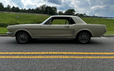Ford-Mustang-1966-Coupe-4