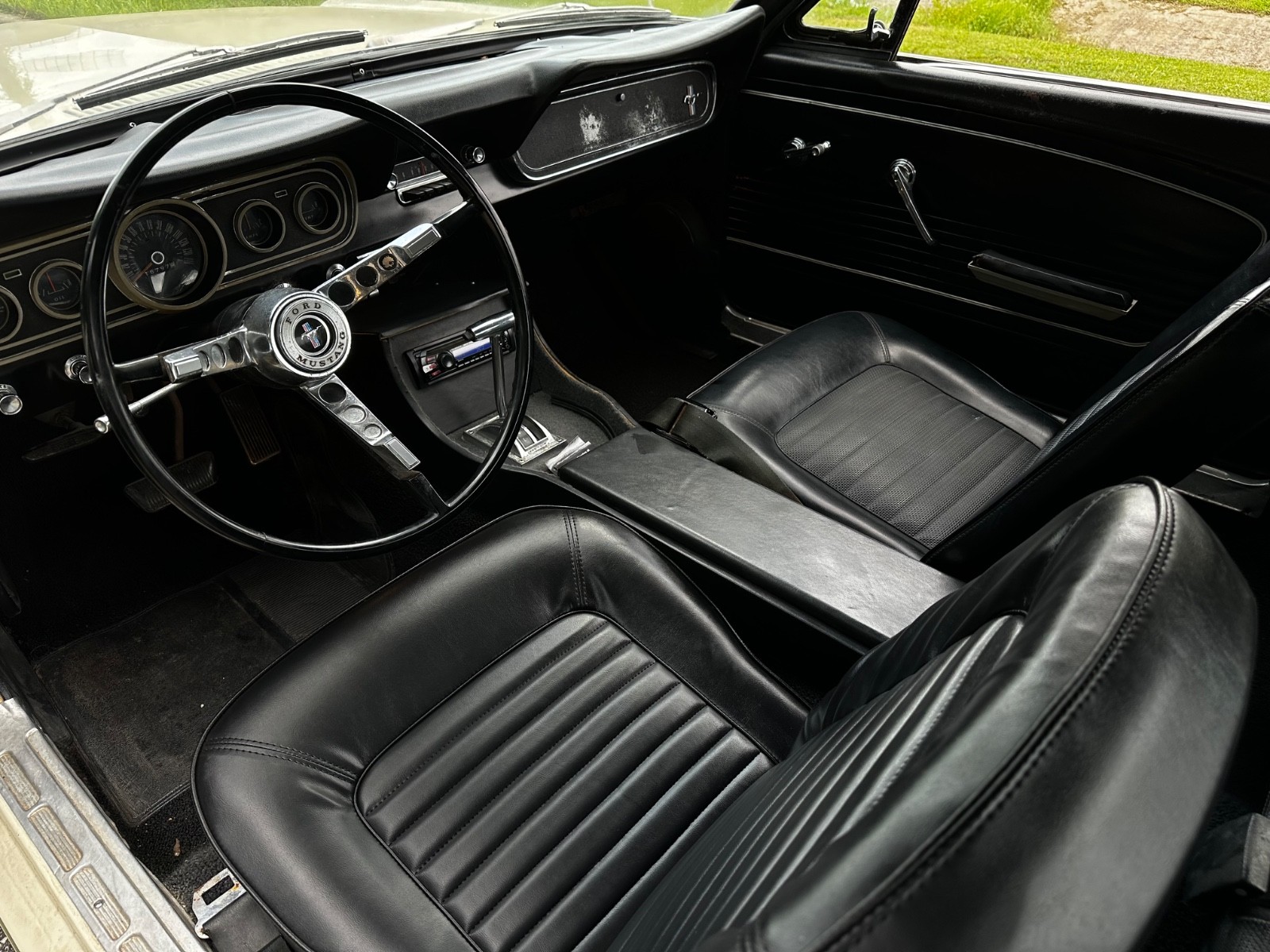 Ford-Mustang-1966-Coupe-9