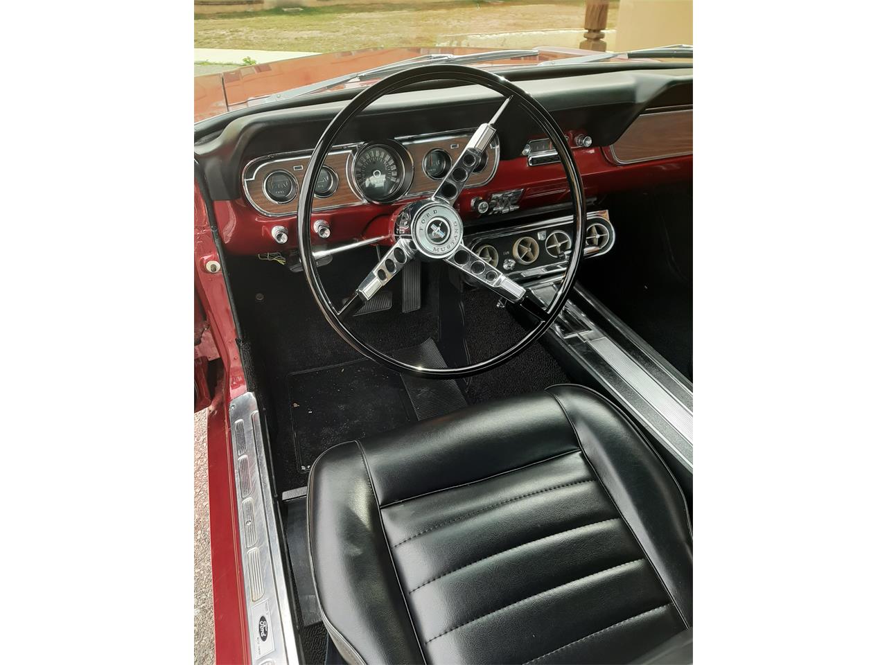 Ford-Mustang-1966-Red-Black-9