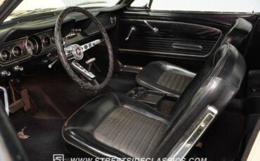 Ford-Mustang-1966-Springtime-Yellow-Black-1