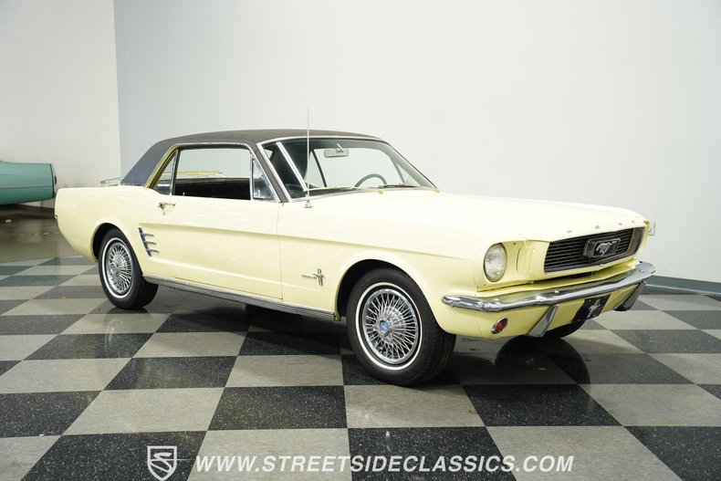 Ford-Mustang-1966-Springtime-Yellow-Black-12