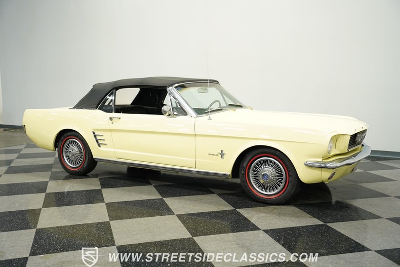 Ford-Mustang-1966-Springtime-Yellow-Black-12