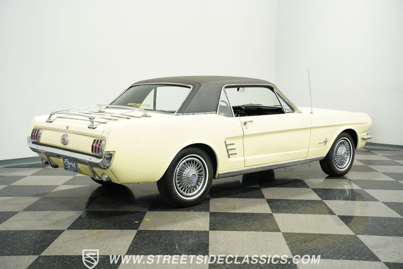Ford-Mustang-1966-Springtime-Yellow-Black-18