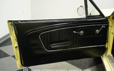 Ford-Mustang-1966-Springtime-Yellow-Black-2