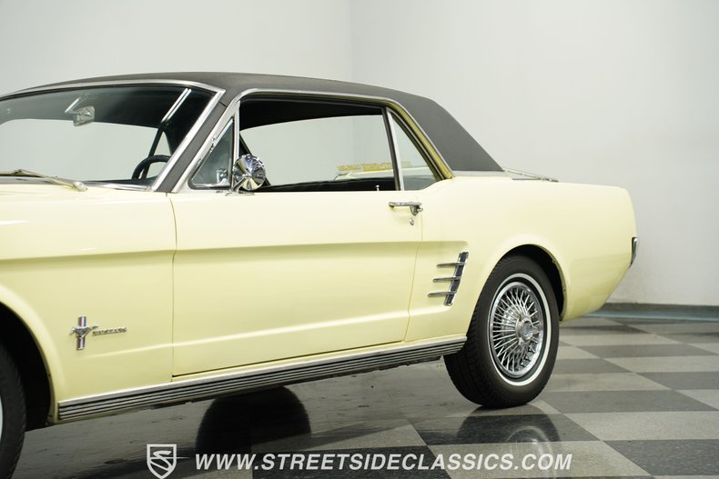Ford-Mustang-1966-Springtime-Yellow-Black-22