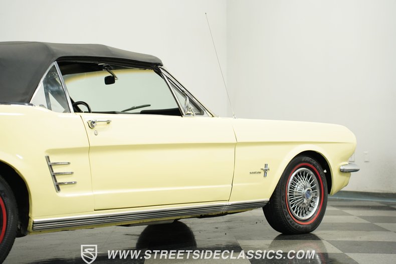 Ford-Mustang-1966-Springtime-Yellow-Black-24
