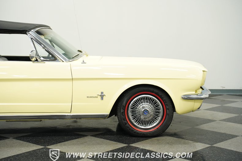 Ford-Mustang-1966-Springtime-Yellow-Black-26