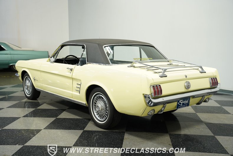 Ford-Mustang-1966-Springtime-Yellow-Black-3