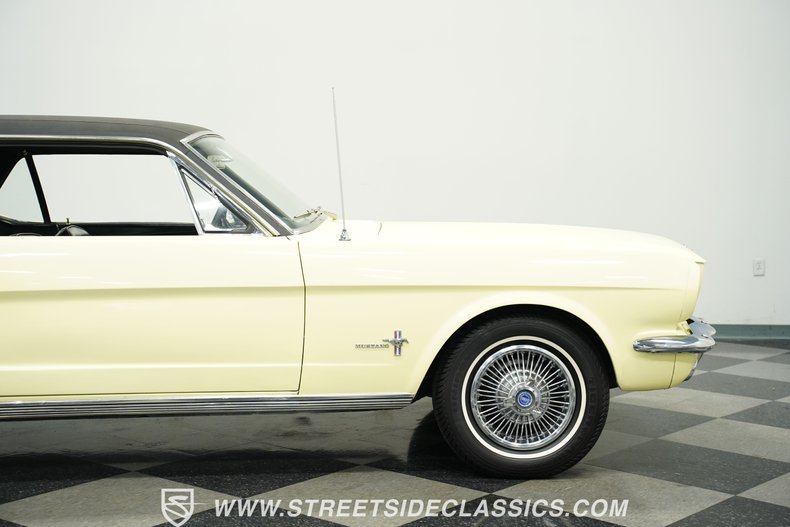 Ford-Mustang-1966-Springtime-Yellow-Black-30