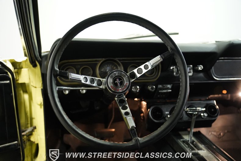 Ford-Mustang-1966-Springtime-Yellow-Black-36
