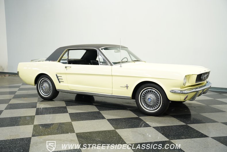 Ford-Mustang-1966-Springtime-Yellow-Black-4