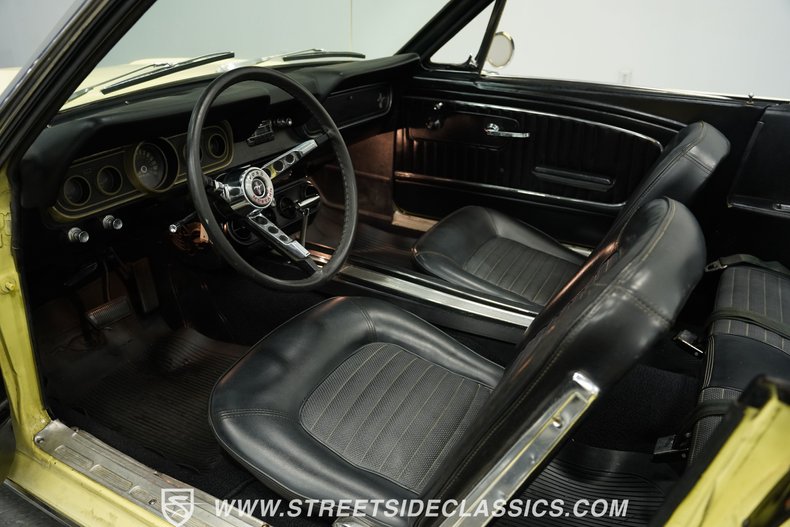 Ford-Mustang-1966-Springtime-Yellow-Black-4