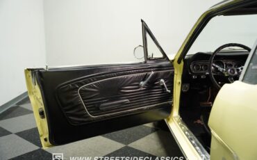 Ford-Mustang-1966-Springtime-Yellow-Black-41