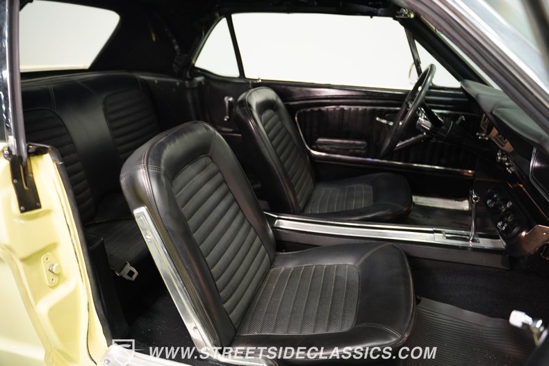 Ford-Mustang-1966-Springtime-Yellow-Black-46