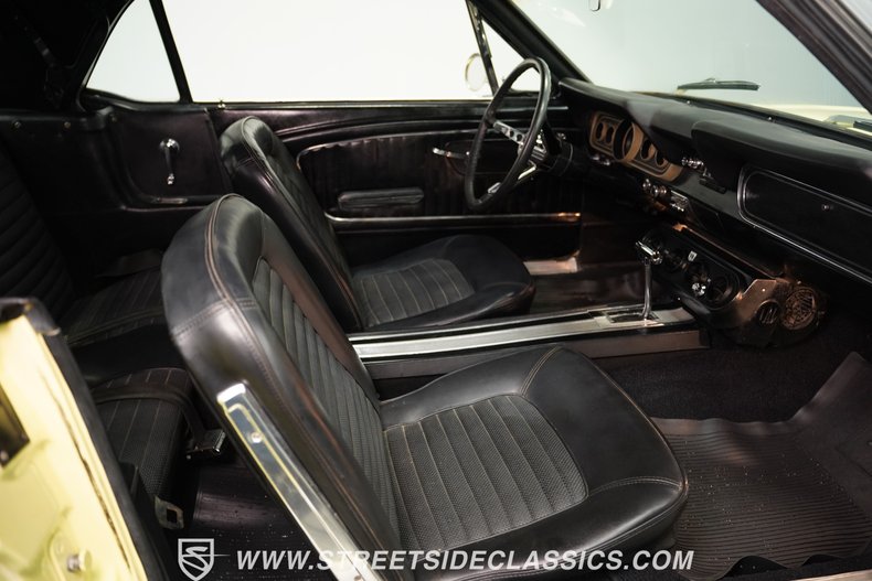 Ford-Mustang-1966-Springtime-Yellow-Black-47