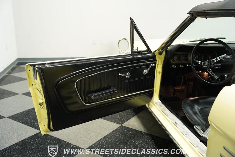 Ford-Mustang-1966-Springtime-Yellow-Black-48