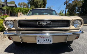 Ford-Mustang-1966-light-beige-emberglo-amp-parchment-1