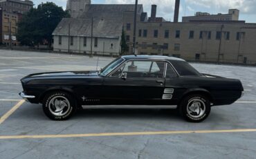 Ford-Mustang-1967-Coupe-13