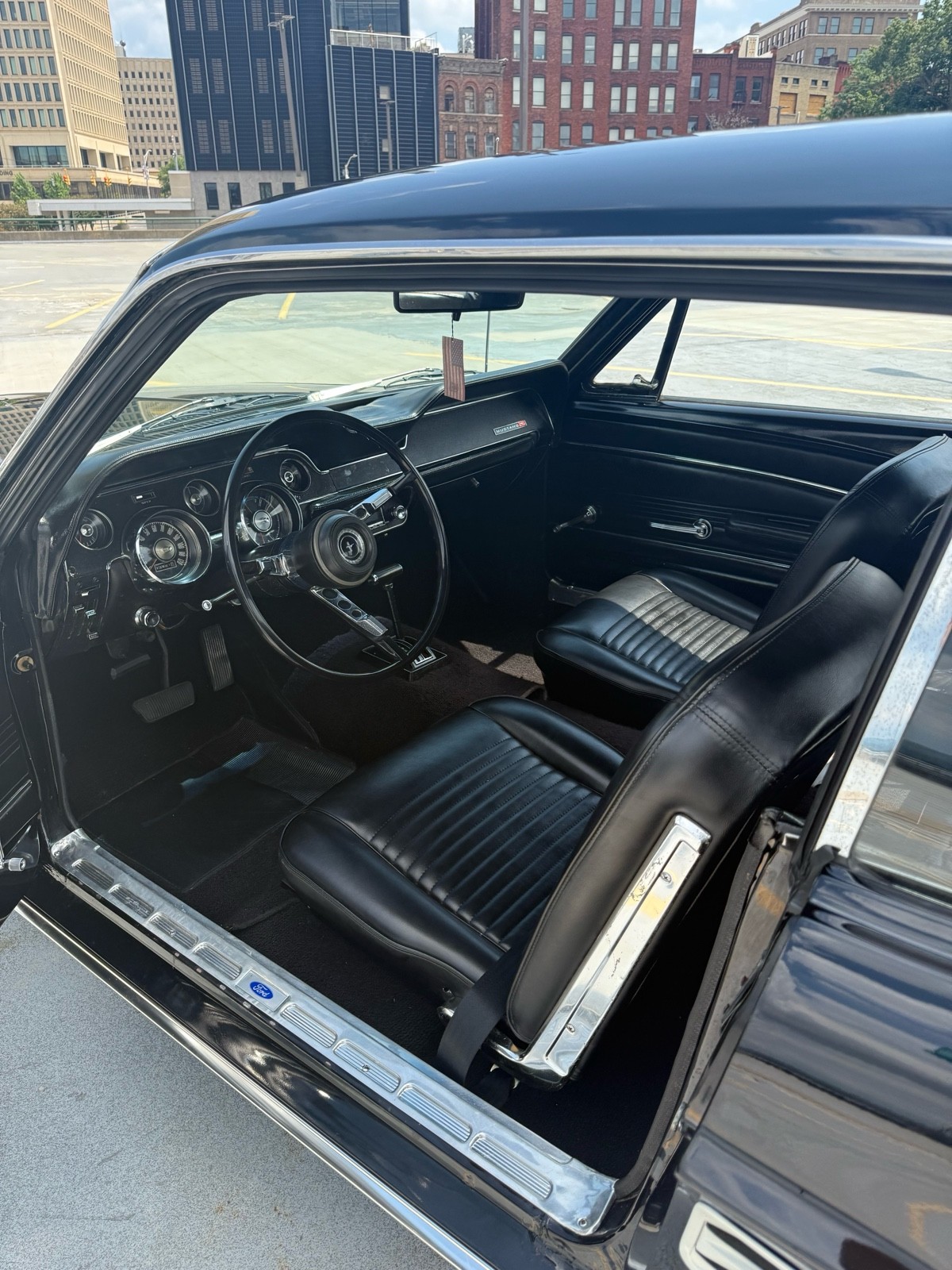 Ford-Mustang-1967-Coupe-21