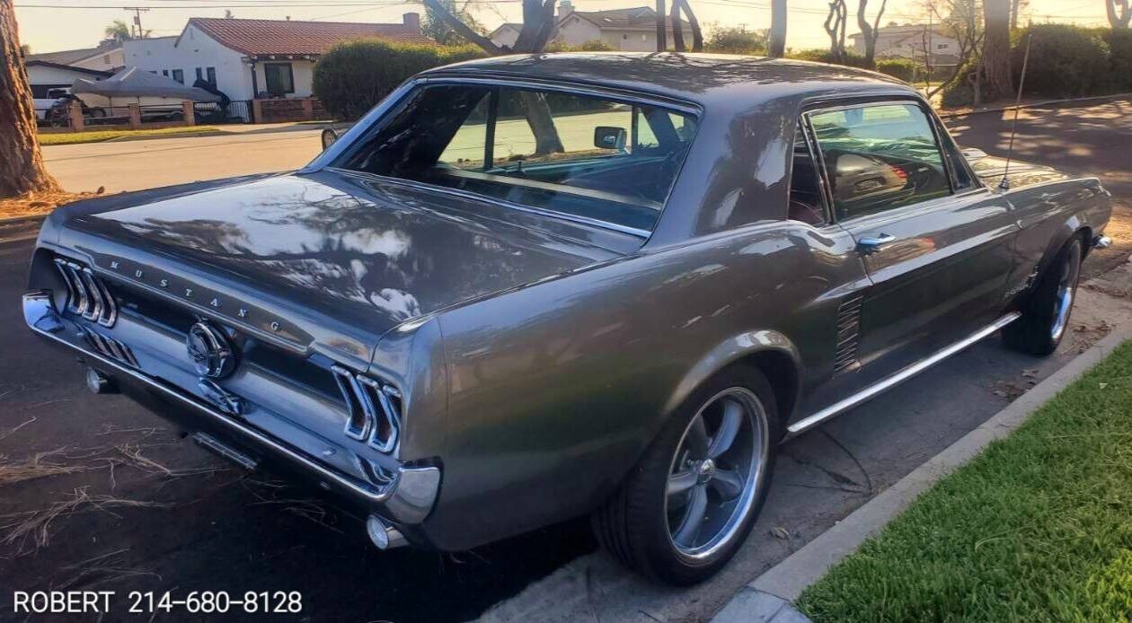Ford-Mustang-1967-Coupe-4
