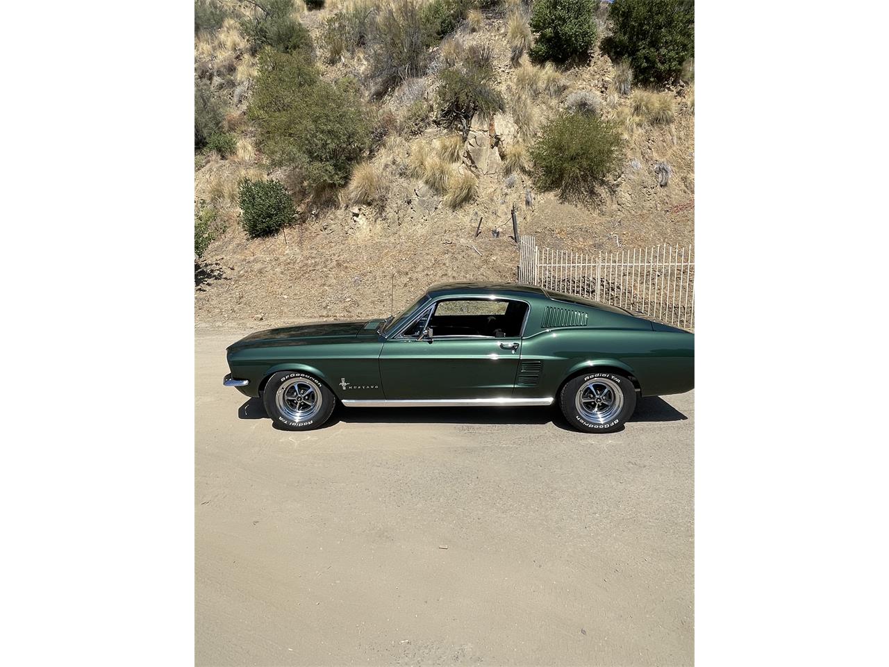 Ford-Mustang-1967-Dark-moss-green-Black-3