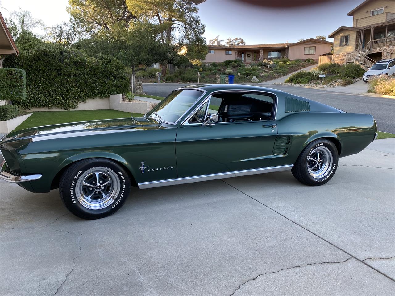 Ford-Mustang-1967-Dark-moss-green-Black