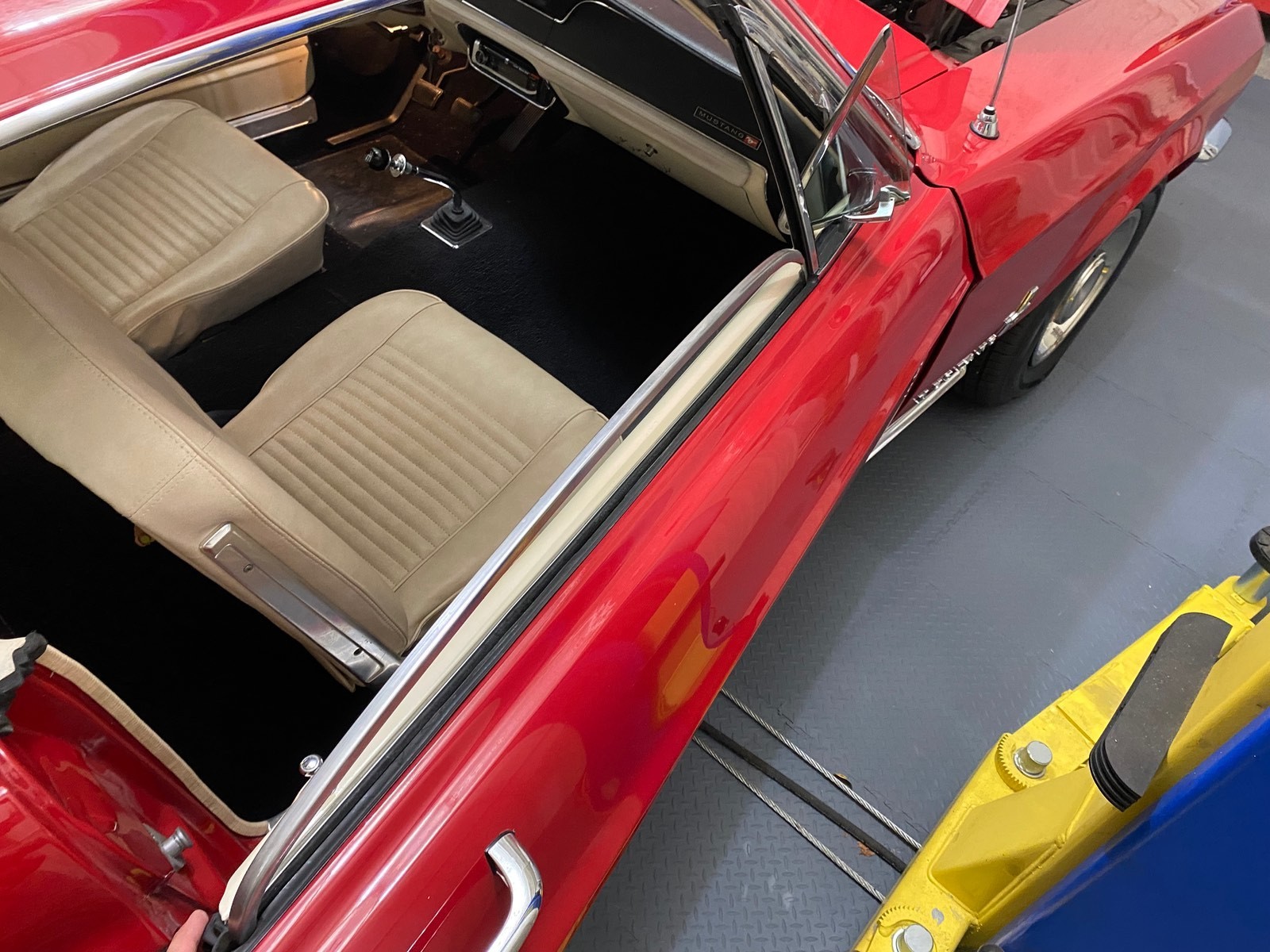 Ford-Mustang-1967-Fastback-10