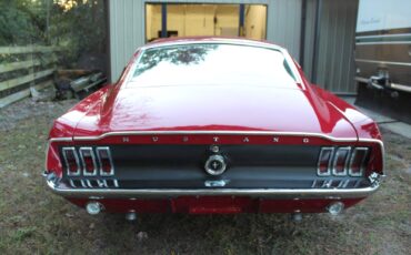 Ford-Mustang-1967-Fastback-2