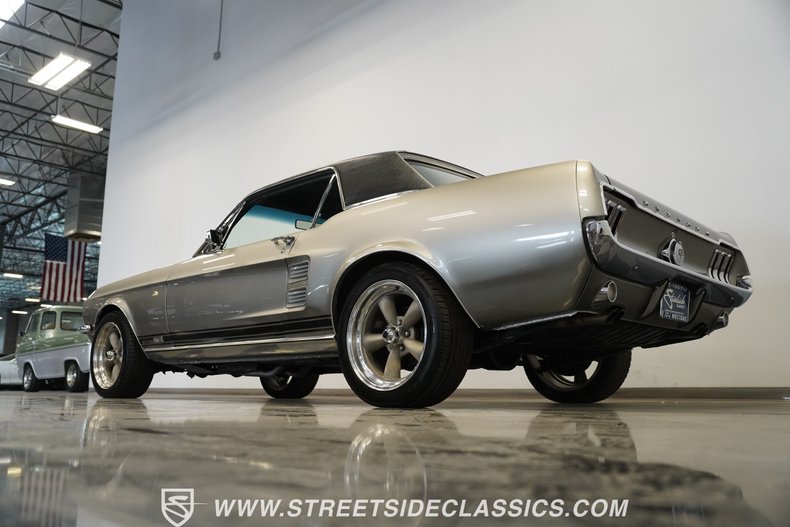 Ford-Mustang-1967-Graphite-Gray-Black-12