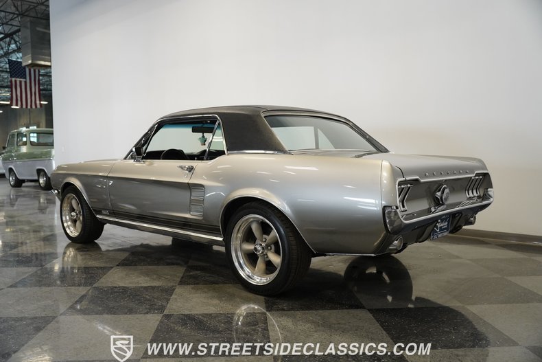 Ford-Mustang-1967-Graphite-Gray-Black-13