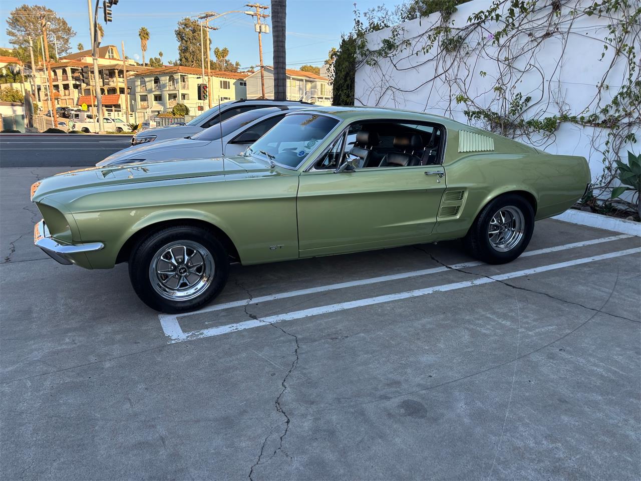 Ford-Mustang-1967-Lime-Gold-Metallic-Black-1