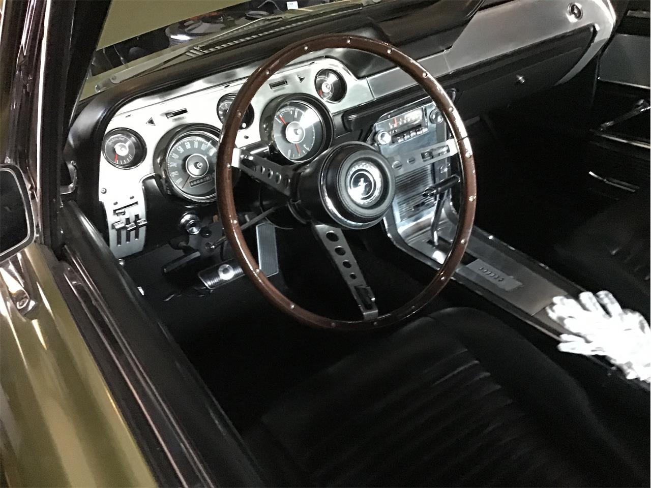 Ford-Mustang-1967-Lime-Gold-Metallic-Black-17