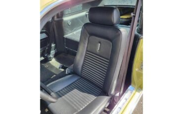 Ford-Mustang-1967-Lime-Gold-Metallic-Black-6