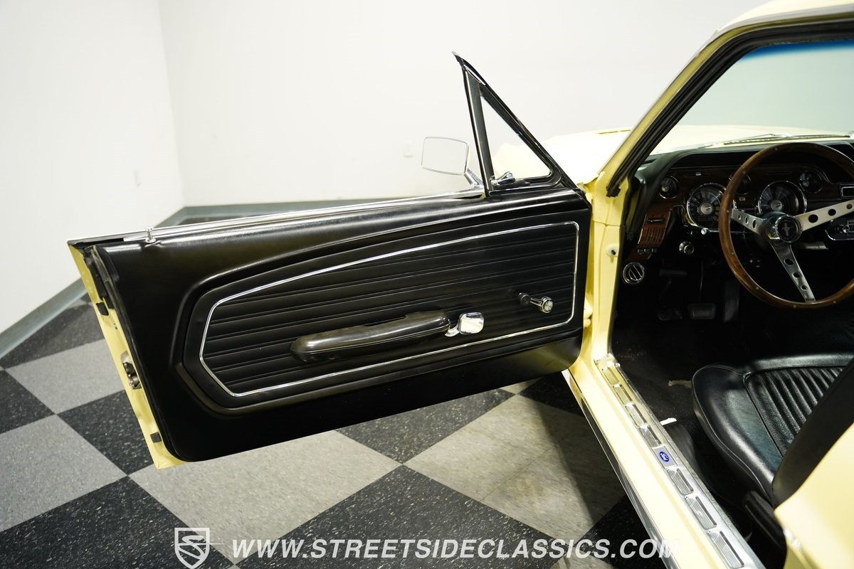 Ford-Mustang-1968-Coupe-35