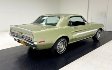 Ford-Mustang-1968-Lime-Gold-Black-10
