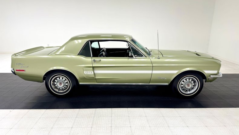 Ford-Mustang-1968-Lime-Gold-Black-11