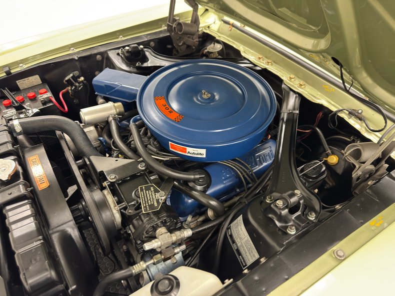 Ford-Mustang-1968-Lime-Gold-Black-30