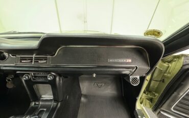 Ford-Mustang-1968-Lime-Gold-Black-48